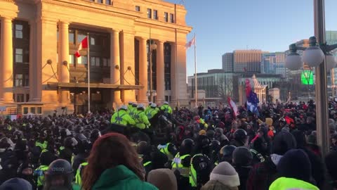 Canadian Police Ride on Horses into Crowd of Freedom Protesters