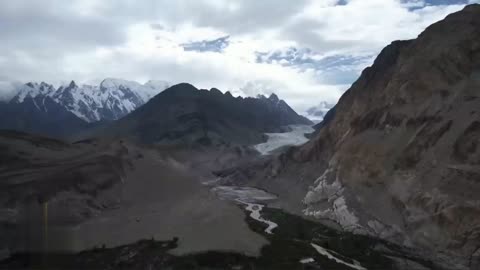 Climate Crisis in Pakistan: Rapid Glacier Melting Poses Grave Threat to Millions