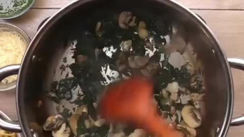 Quick and Easy Recipe Spinach Mushroom Pesto