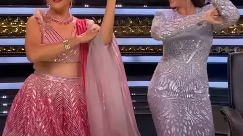 Madhuri dixit & Nora fatehi dance