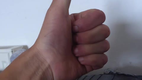 How my left thumb became shorter than the right thumb
