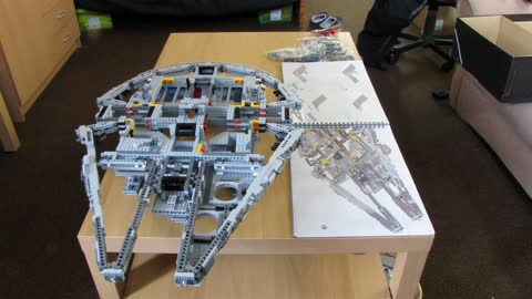 Lego Millennium Falcon 10179 build up