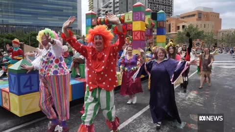 ather Christmas returns to Adelaide for the city's Christmas Pageant