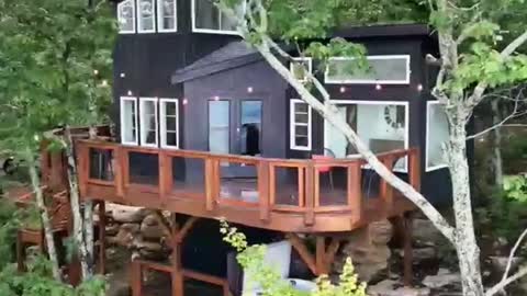 A Cliffside Tiny HomeTreehouse!