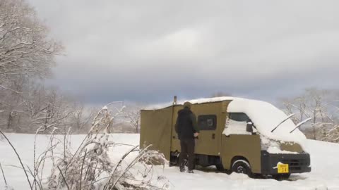 [Snow camping] Secret base buried in heavy snow! Cook on the wood stove. Relaxing Nature Sounds ASMR