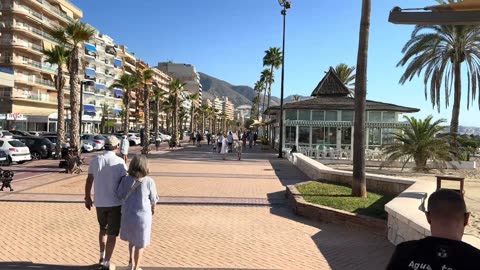 FUENGIROLA SPAGNA del SUD visita turistica DOCUMENTARIO GENNAIO 2024 ricordando che nel SUD DELLA SPAGNA LE PERSONE NON HANNO IL RISCALDAMENTO CASA DA PAGARE IN INVERNO I POVERI SPAGNOLI e HANNO IL MARE E IL SOLE