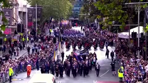 Thousands march in Sydney ANZAC Day parade