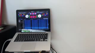 DJ