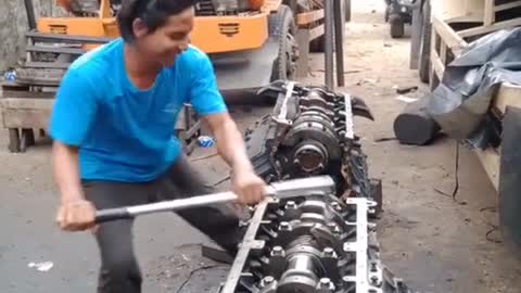 Fix the engine parts, repair the car, repair the engine.