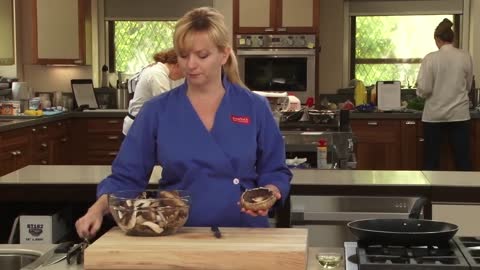 Learn To Cook: How to Properly Prepare Portobello Mushrooms
