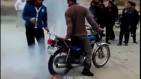 LET ME SHOW THE POWER TO RIDE MOTOBIKE