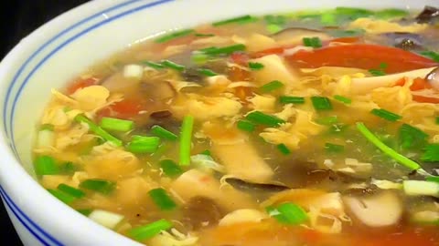 Chinese soup recipe, low fat and delicious egg, mushroom, tofu soup, fresh and delicious