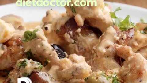 1-Min Recipe • Pesto chicken casserole • Quick and keto! by diet Doctor