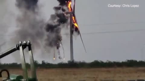 LOOK_ Texas wind turbine catches fire after lightning struck, keeps spinning