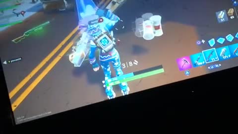 Fortnite character waves goodbye at knocked down opponent and dies