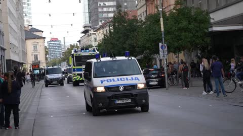 Slovenia: Tear gas used at anti-COVID restrictions protests, police dogs had trouble breathing