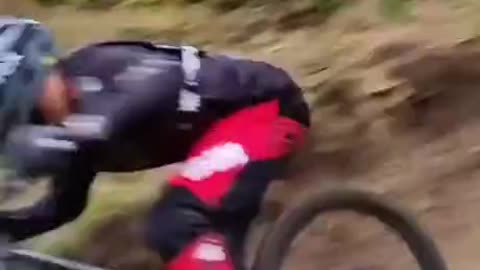 cyclist survived severe injury😶😨😨