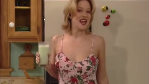 Kelly Bundy presents the Waist Away diet shake