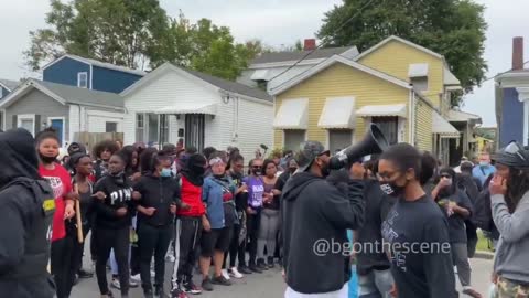 Protesters dancing Louisville