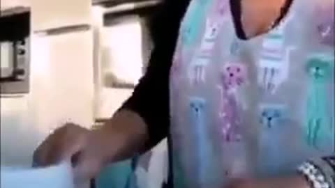 She tried to teach cooking - Not so good