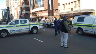 SAPS are standing off at a hostage situation in the Durban CBD