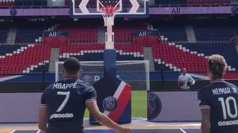 Footballers learn how to play Basket