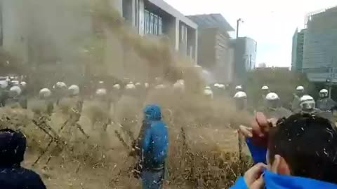 Dutch Farmers Spray The Tyrannical Cops With Sh!t 😆
