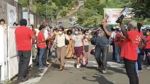 Martinique : une VICTOIRE des soignants contre le Pass Sanitaire.