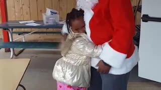 Dad travels cross country to surprise daughter for Christmas