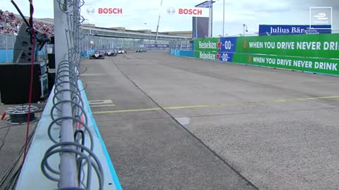 Reverse Track Layout! | Qualifying Highlights - Round 8, 2022 Shell Recharge Berlin E-Prix