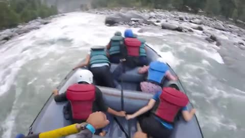 dangerous river rafting accident in manali river
