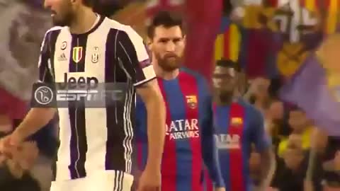 Chiellini and Bonucci in fighting for Messi's shirt...