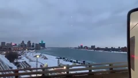 Freedom Convoy - Update from Ambassador Bridge: The police is preparing a forcefull action