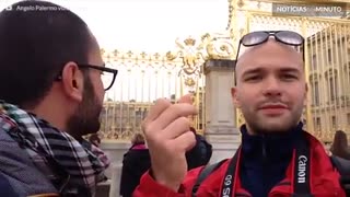 Turistas se "teletransportam" por pontos turísticos de Paris
