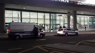 Policija ispred aerodroma Franjo Tuđman uoči Todorićeva dolaska