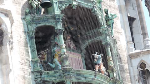 Munich. The Marienplatz. Dancing dolls