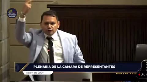 Alejandro Ocampo arremete contra Erika Sánchez