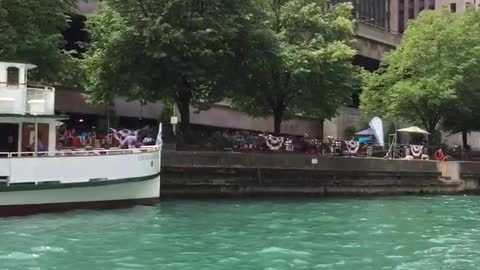 boat on Chicago river