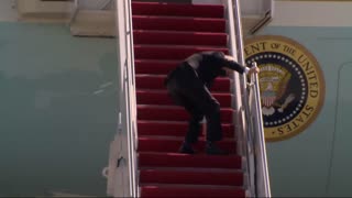President Biden falls on Air Force One stairs AGAIN