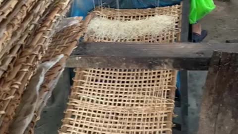 The process of making rice noodles in Natrang.