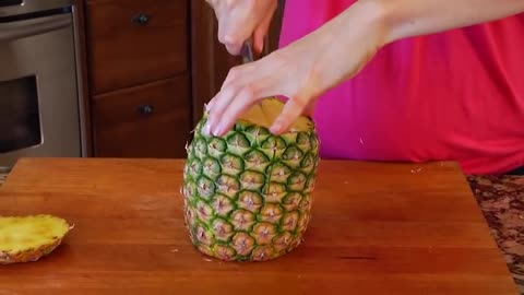 How to cut and open a Pineapple