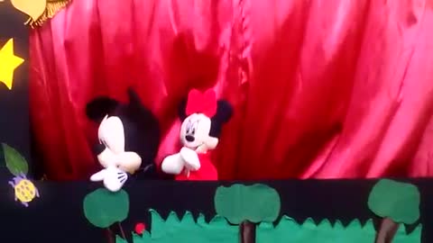 Mickey e Minnie fazem teatro de marionetes do Brasil por Cássia para crianças