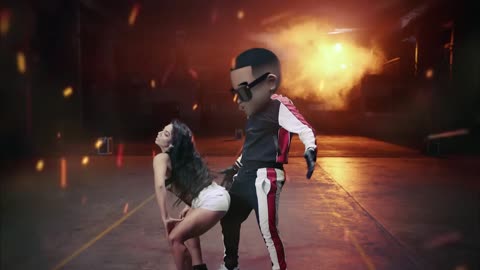 Daddy Yankee & Snow - Con Calma (Video Oficial)