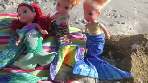 MERMAID tails ! Elsa and Anna toddlers at beach -