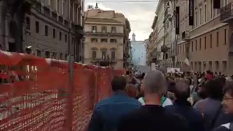 Protest in Rome against Green Pass