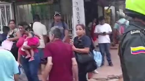 Accidente de una buseta en el barrio Alares de Floridablanca