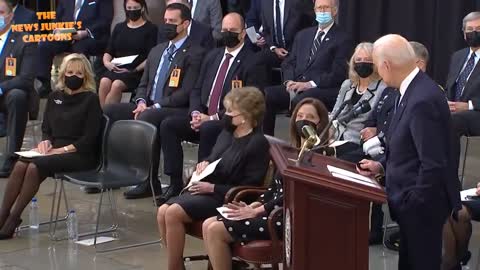 🤣🤪🤡 Biden reads the instructions while paying tribute