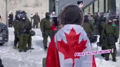 Police Cracking Down on Protesters in Ottawa - Lynniepoo On the Ground ! For Mike in the Night!