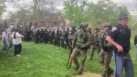Breaking - Left-wing extremists confronted law enforcement officers at Indiana University...