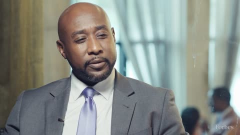 EXCLUSIVE- Raphael Warnock Discusses Being Both Senator & Reverend, Possible Government Shutdown